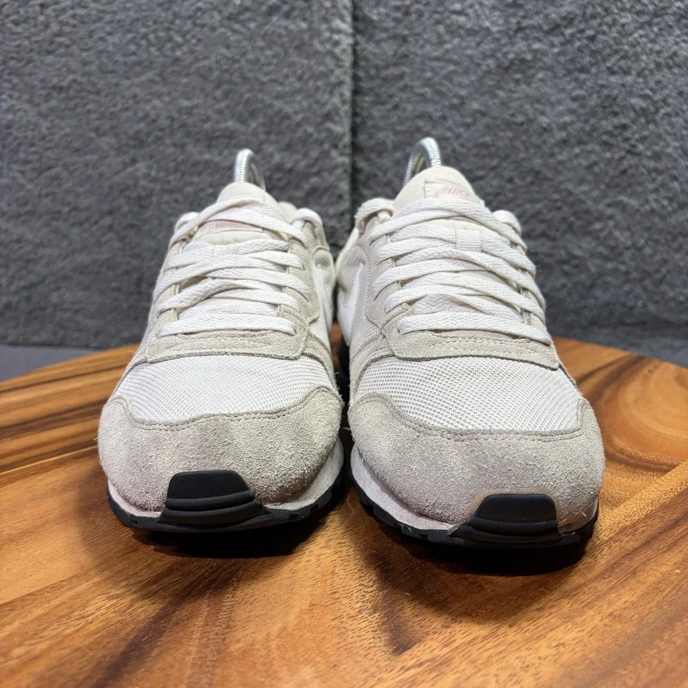 Nike MD Runner 2 Womens Shoes Light Bone Oatmeal White 749869-011 Size 9